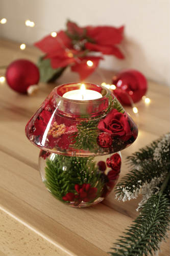 kandelaar glas voor t-licht, gevuld met rood kerstversiering