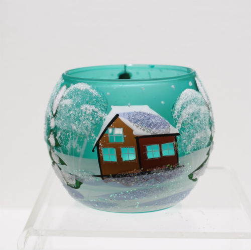 theelichte groen glas, met de hand beschilderd sneeuwtafereel met bol torentje, achterkant