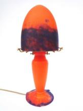 lampvoet en lampekap van oranjerode glaspasta