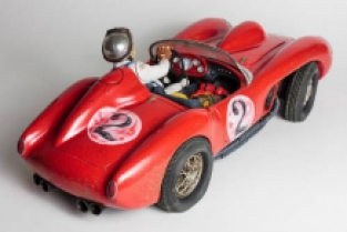Fireball, rode racer door Guillermo Forchino, achterkant